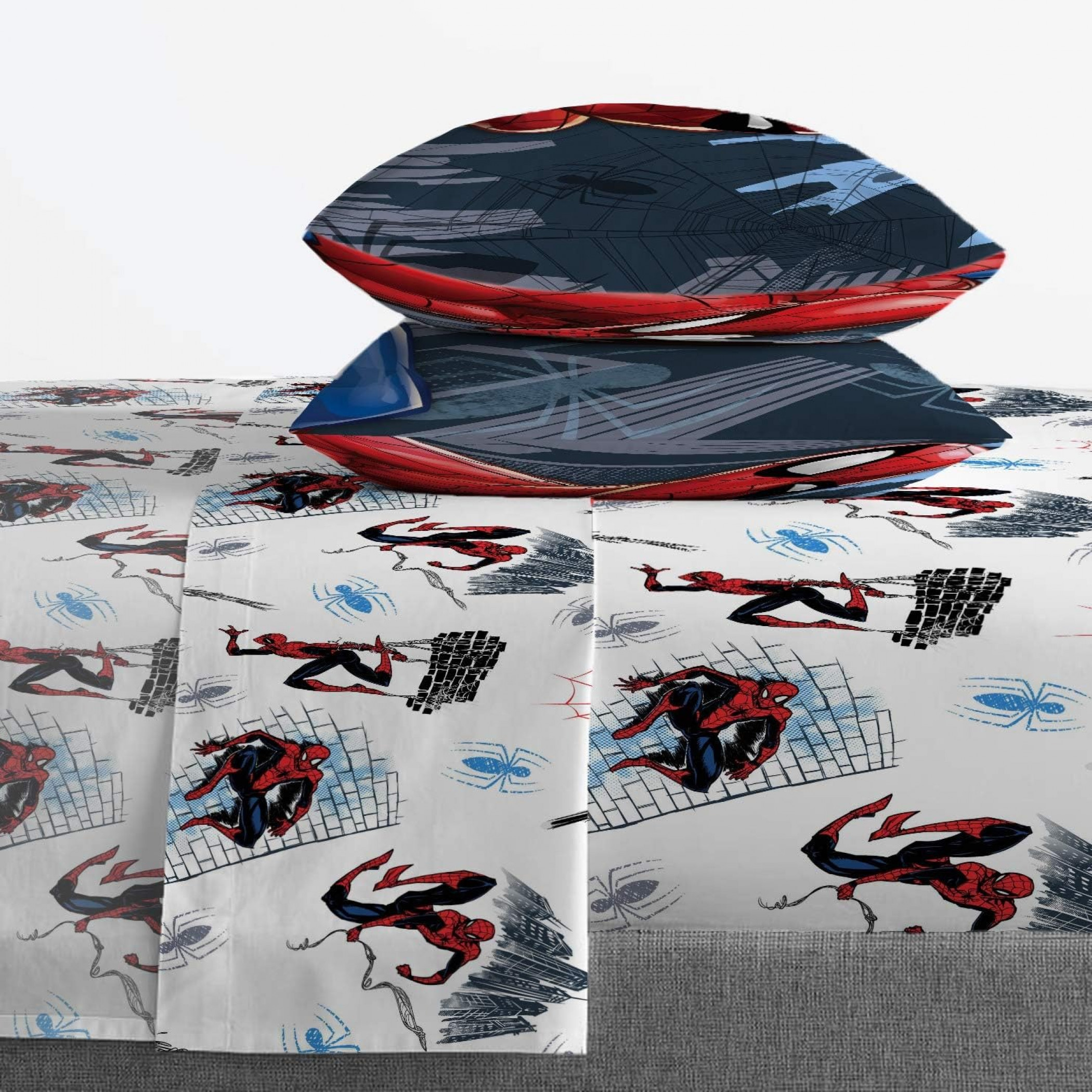 Marvel Spider-Man Crawl Queen Sized 4 Piece Bedsheet Set